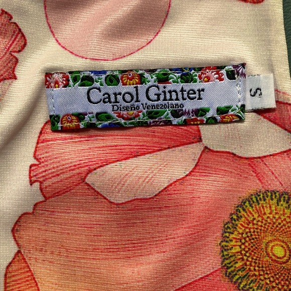 Carol Ginter. Set of two pieces.  Flower pattern. Good quality exclusive design - Picture 4 of 12